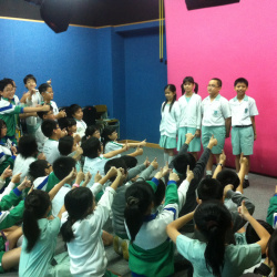 2012_04_18 與新加坡孺廊學校視象會議